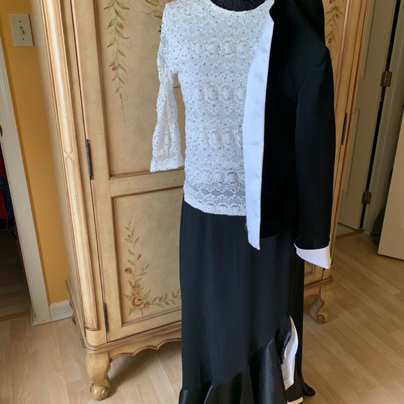 Ruffle trim asymmetrical skirt with jacket - Picture 7 of 8